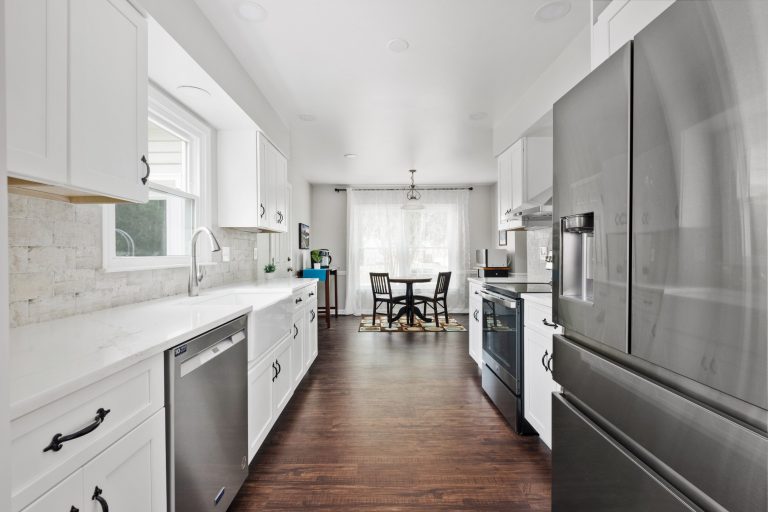 Kitchen & Breakfast Nook 1