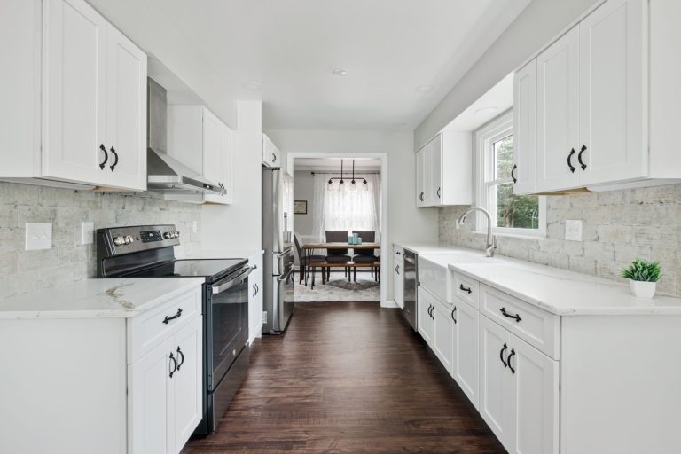 Kitchen & Dining Room